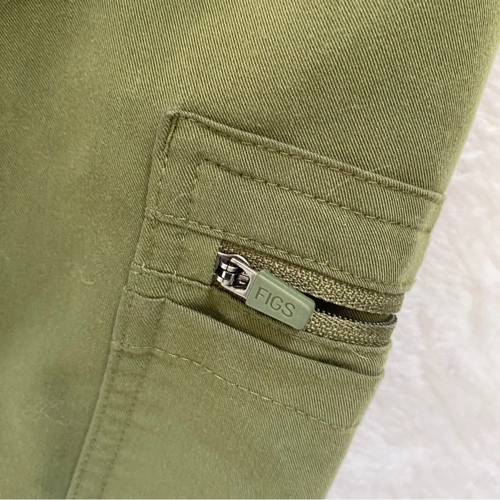 Figs Yola Maternity Skinny Scrub Pants Sz M Dark Olive Green Army Cargo Pockets - Picture 9 of 14